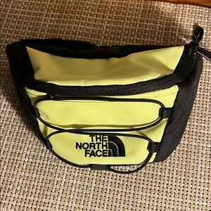 The North Face Green and Black Belt Bag NWOT